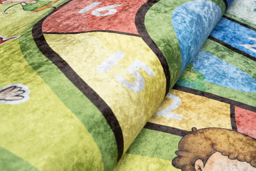 Teppich Emma Kinderzimmer Grün Rennen Rutschfest