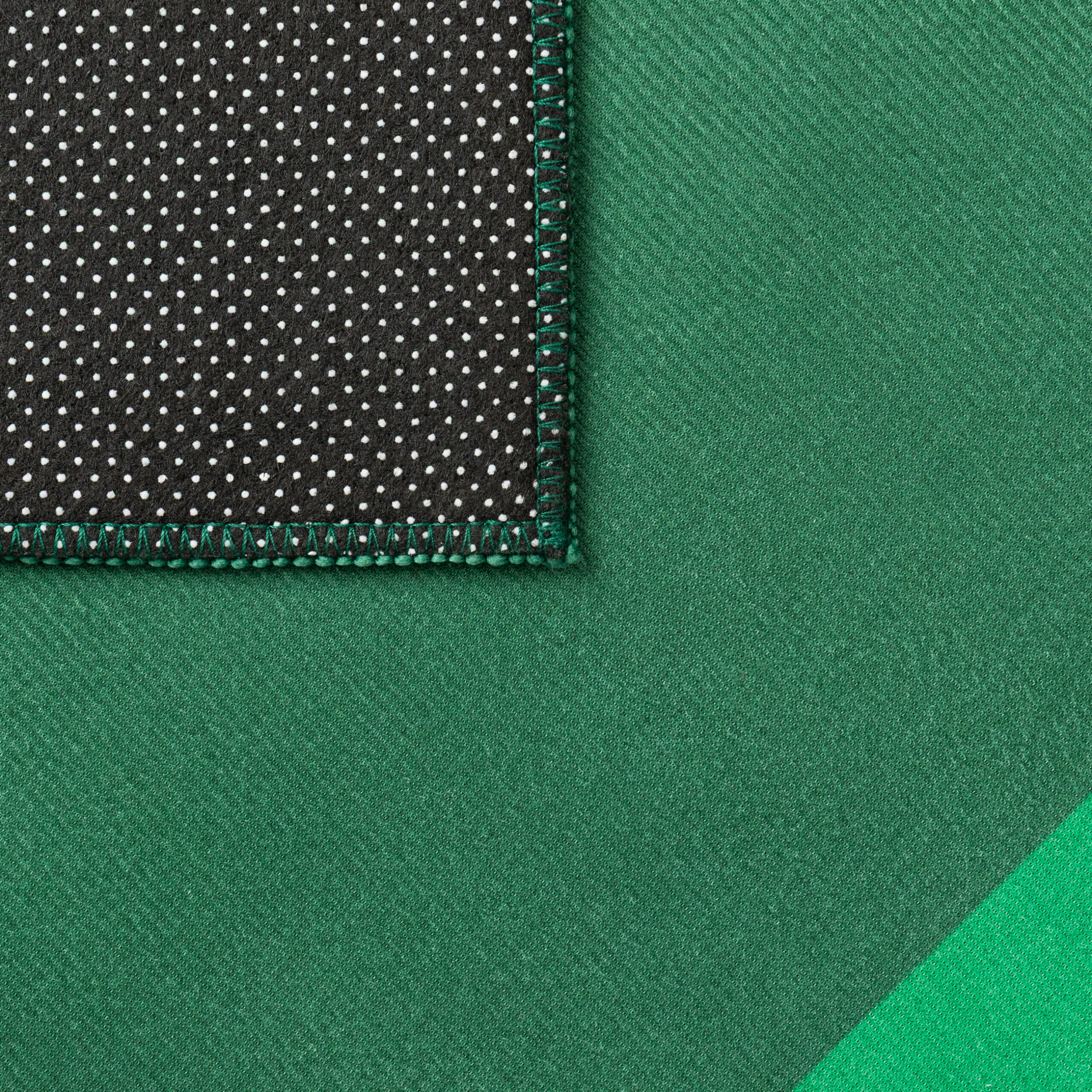 Kinderteppich Snooki Fußballfeld Grün Rutschfest